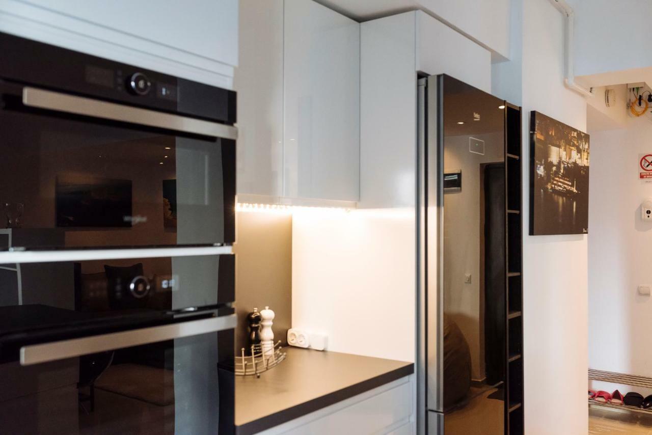 Luxury Flat 8 Near Metro Lägenhet Bukarest Exteriör bild