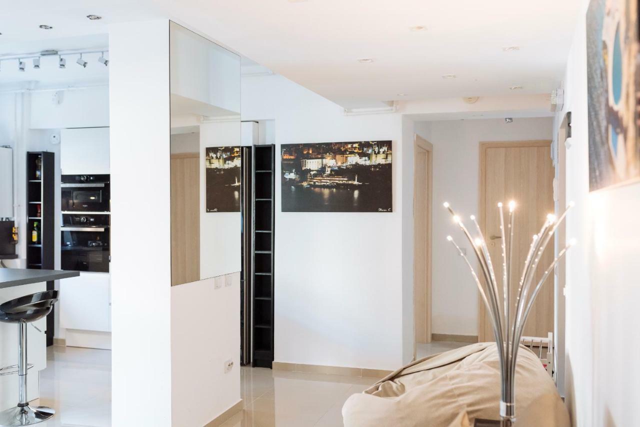 Luxury Flat 8 Near Metro Lägenhet Bukarest Exteriör bild