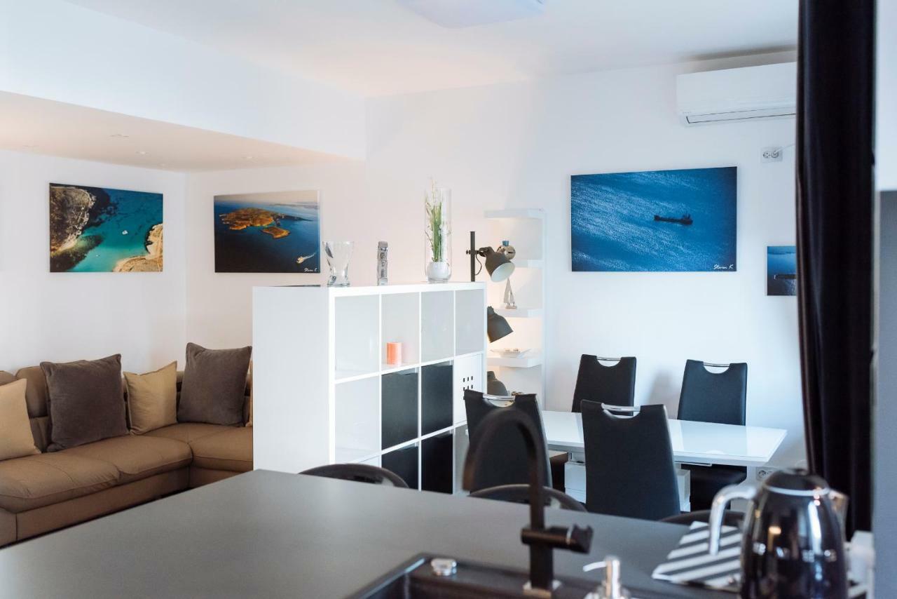 Luxury Flat 8 Near Metro Lägenhet Bukarest Exteriör bild