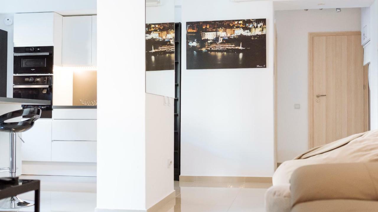 Luxury Flat 8 Near Metro Lägenhet Bukarest Exteriör bild